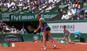 Roland-Garros 2017 : Service, revers gagnant la première manche pour Pliskova (6-7)