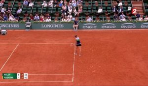 Roland-Garros 2017 : Pliskova retrouve son service et recolle (6-4, 3-6)