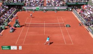 Roland-Garros 2017 : L’incroyable point à la volée qui tourne en faveur de Murray (7-6, 3-6, 7-5, 3-3)