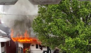 Quand la maison de tes voisins prend feu... VIOLENT !