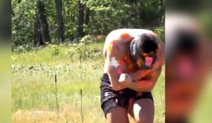 Un bodybuilder défie 1000 billes de paintball,il finit par le regretter
