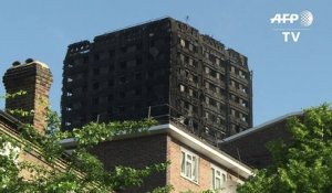 Incendie à Londres: les recherches continuent