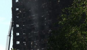 Incendie à Londres: les recherches continuent