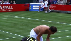 Exhibition - Nadal fait tomber le t-shirt
