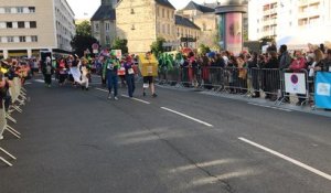 15e édition des Foulées des bistrots : parade et séance d'échauffement avant le départ