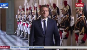 Emmanuel Macron arrive devant le congrès à Versailles
