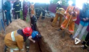 Ils découvrent un homme enterré vivant dans une tranchée