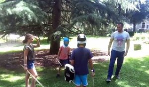 Périgueux, le 17 juillet 2017. Les enfants jouent aux gladiateurs