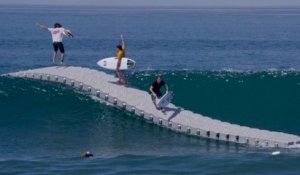 Un ponton flottant pour les surfeurs