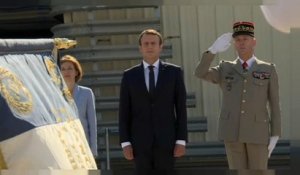 Emmanuel Macron face aux militaires