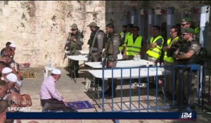 Jérusalem: le Cabinet de sécurité décide le maintien des détecteurs de métaux