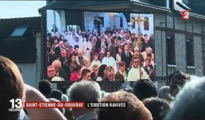 Attentat à Saint-Étienne-du-Rouvray : les habitants rendent hommage