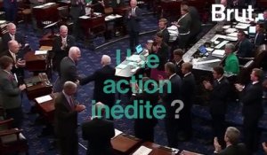 Retour de John McCain devant le Sénat américain