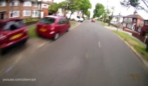 Road rage et bagarre entre un chauffeur et un cycliste
