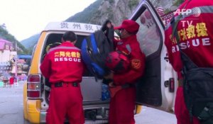 Séisme en Chine: les opérations de secours continuent