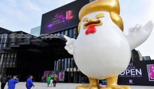 Comment un poulet géant à l'effigie à Donald Trump est devenu un symbole pour ses opposants