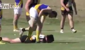 Coup de pied dans la tête d'un joueur de foot au sol !! Exclu à vie du Football Australien