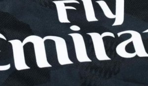 Le PSG présente son maillot "third"