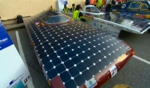 Les voitures solaires font leur course en Australie