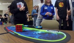 Nouveau record du monde de Rubik's Cube (4,69s)