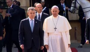 "Je prie pour vous" : le message de paix du pape en Colombie