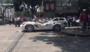 Même cette Porsche n'a pas résisté au tremblement de terre à Mexico !