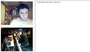 Il joue du piano sur Chatroulette en direct d'un concert devant 2000 personnes !