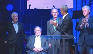 Les ex-présidents américains réunis pour les sinistrés des ouragans sans Trump, leur cible préférée