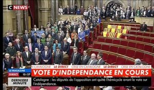 Espagne: Le Parlement catalan adopte une motion proclamant l'indépendance de la Catalogne
