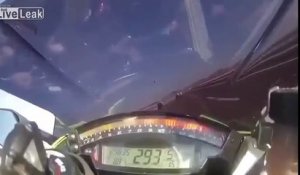 A 300km/h sur l'autoroute il se plante en moto !!