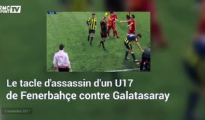 Un tacle assassin sanctionné d'un jaune entre les U17 de Galatasaray et dde Fenerbahçe