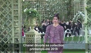 Haute couture: défilé Chanel au Grand Palais à Paris