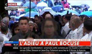 Les obsèques de Paul Bocuse, décédé samedi dernier, se sont déroulées ce matin à Lyon devant près de 1.500 chefs - VIDEO