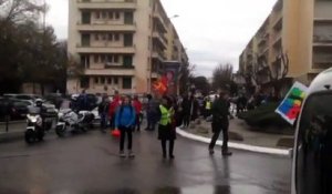 La pluie n'a pas découragé les manifestants.