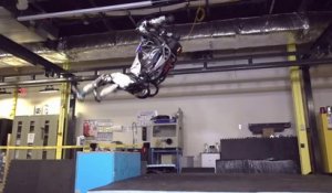 Atlas, le nouveau robot qui saute et fait des saltos