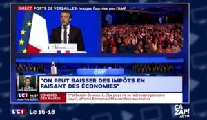 Emmanuel Macron hué par les maires