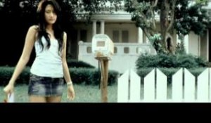 Andra And The Backbone - Tunggu Aku [Official Music Video]
