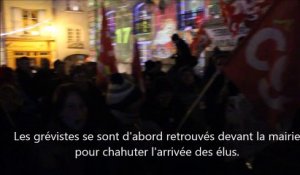 Grèves des agents de la Ville du Puy-en-Velay : les manifestants envahissent le conseil municipal