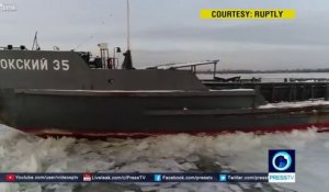 Prisonnier de la glace ce bateau est coincé dans la Volga pour l'hiver !