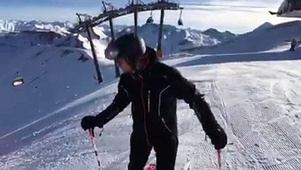 Sa Premiere Descente En Ski Va Lui Laisser Un Drole De Souvenir Sur Orange Videos
