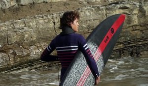 Adrénaline - Surf : Du gros surf dans le pays Basque pendant la tempête Carmen