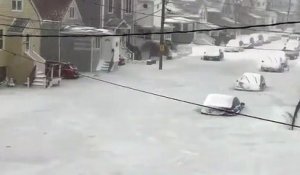 Etats-Unis : La vague de froid et l'inondation ont congelé totalement un rue de Boston !