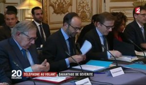 Téléphone au volant : le gouvernement resserre les vis