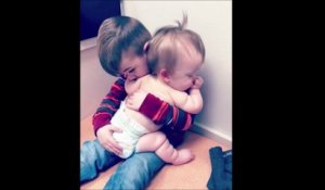 La vidéo d'un garçon berçant sa petite soeur provoque de nombreuses réactions