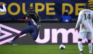 Coupe de la Ligue - 1/4 de finale - Neymar ouvre le score sur penalty