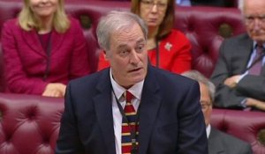 Un ministre britannique démissionne pour une minute de retard au Parlement