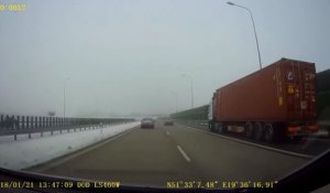 Collision spectaculaire sur l'autoroute