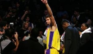 Block of the Night: Brook Lopez