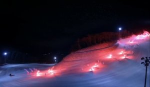 1200 drones forment un surfeur lors de la cérémonie d'ouverture des jeux olympiques