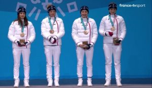 JO 2018 : Biathlon - Relais Femmes. Les Bleues reçoivent leurs médailles de bronze !